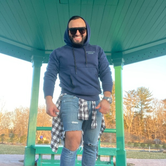 Meet your Posher, Rigoberto - Picture 12 of 12